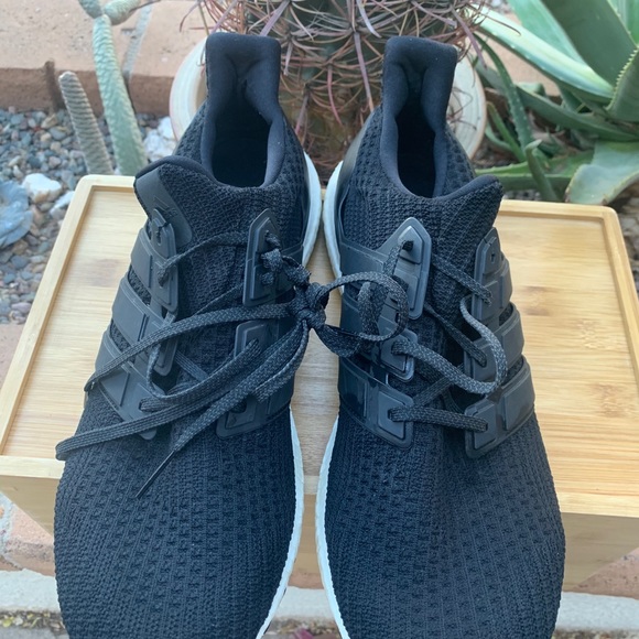 Men’s Adidas Ultraboost DNA Running Shoes sz 13